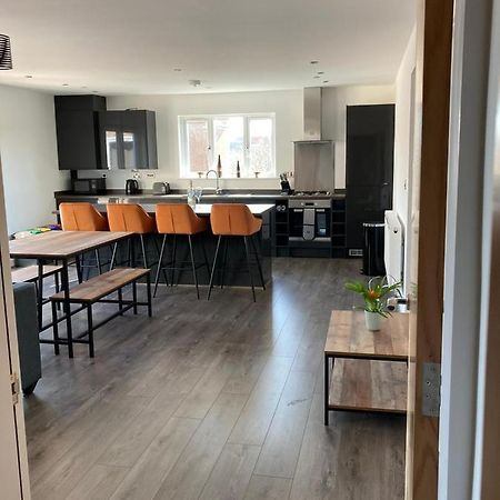 Spacious Newly Built Apartment Rhos On Sea, Colwyn Bay Kültér fotó