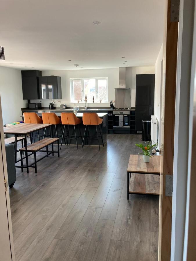 Spacious Newly Built Apartment Rhos On Sea, Colwyn Bay Kültér fotó