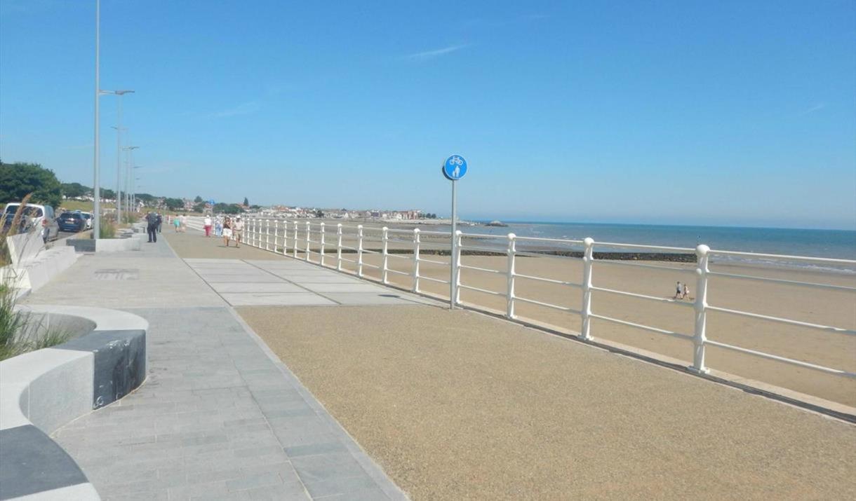 Spacious Newly Built Apartment Rhos On Sea, Colwyn Bay Kültér fotó