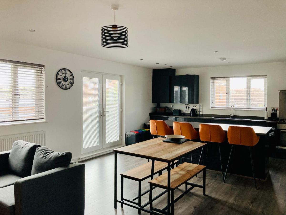 Spacious Newly Built Apartment Rhos On Sea, Colwyn Bay Kültér fotó